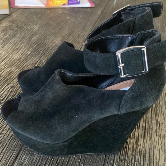 Sexy Steve Madden Black Suede Open Toe Wedges♥️♥️♥️ - Picture 3 of 7